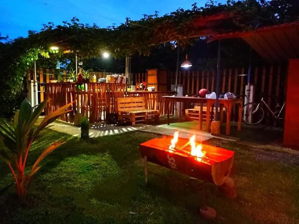 Hilltop Bungalow Hotel Mirissa Kültér fotó